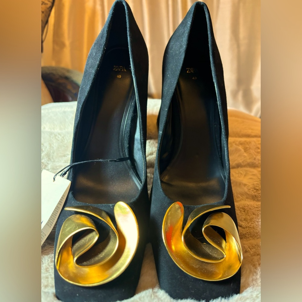 Zara High Heel Pumped Suede Shoes New With Tag